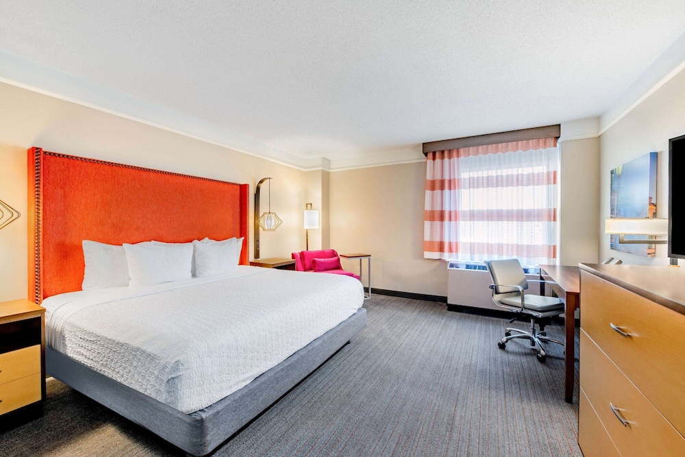 ROOM, KING BED, WITH VIEW