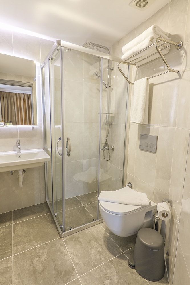Comfort Suites 46/48
