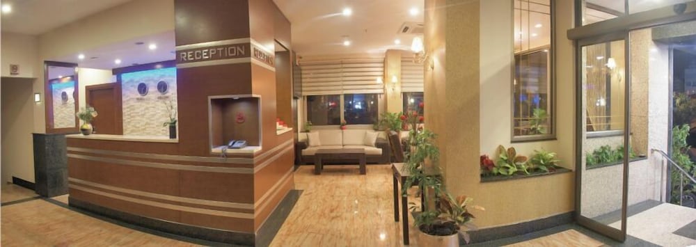 Ilayda Hotel 8/68