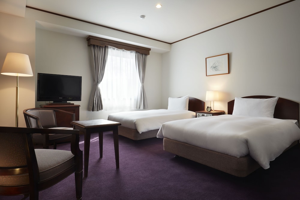SUPERIOR, TWIN BEDS, MAIN BUILDING
