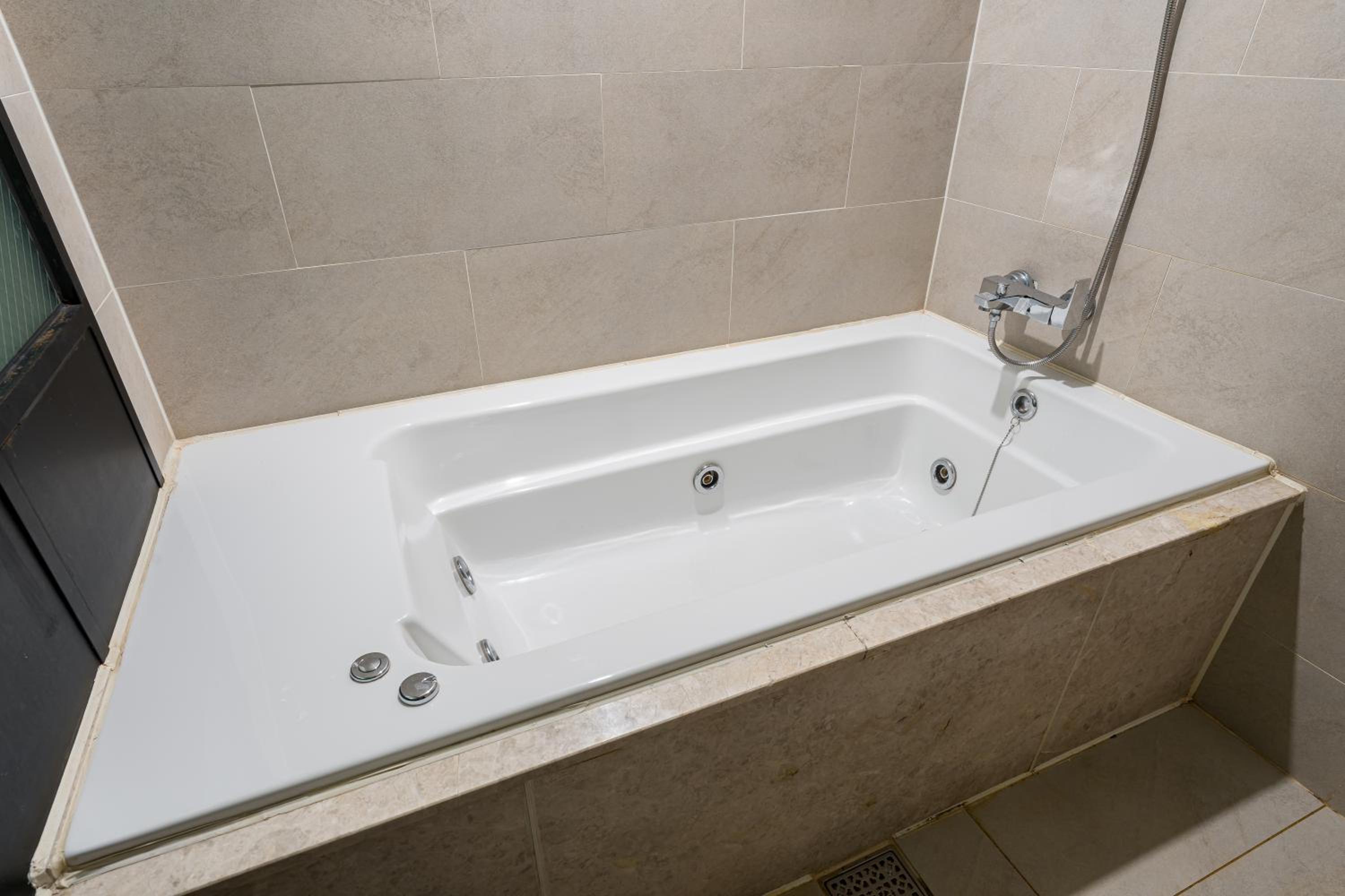 جناح بريميير، Brown Dot Hotel Incheon Songdo 3/6