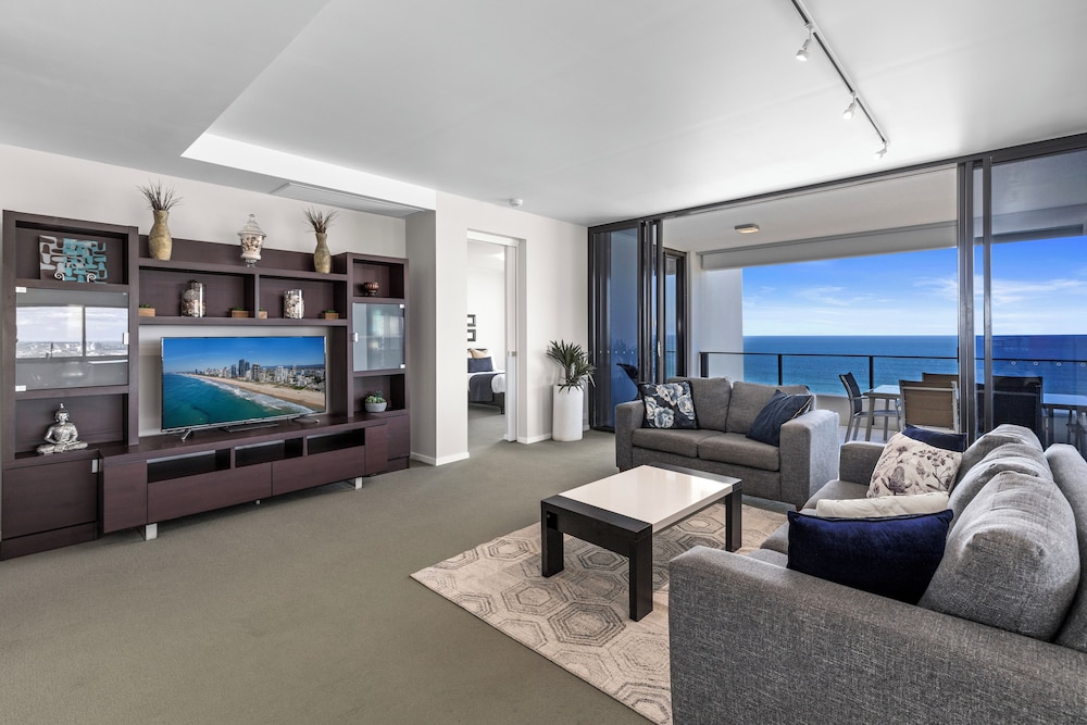 Ultra Broadbeach 51/72