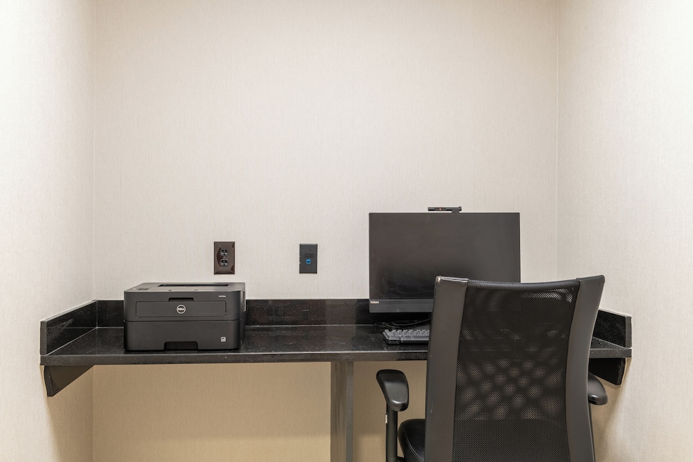 Fairfield Inn Suites Hooksett 43/50