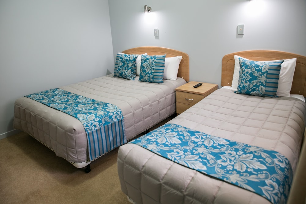 GOSFORD PALMS MOTOR INN 11/62