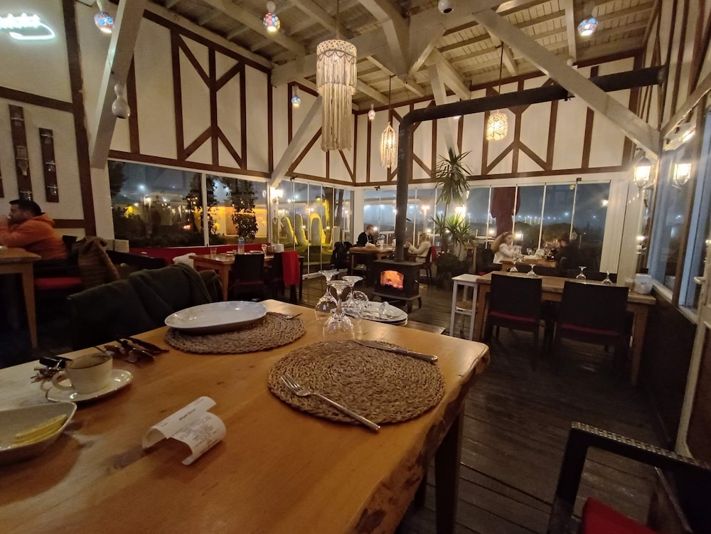 Lotus Restaurant & Home 35/50