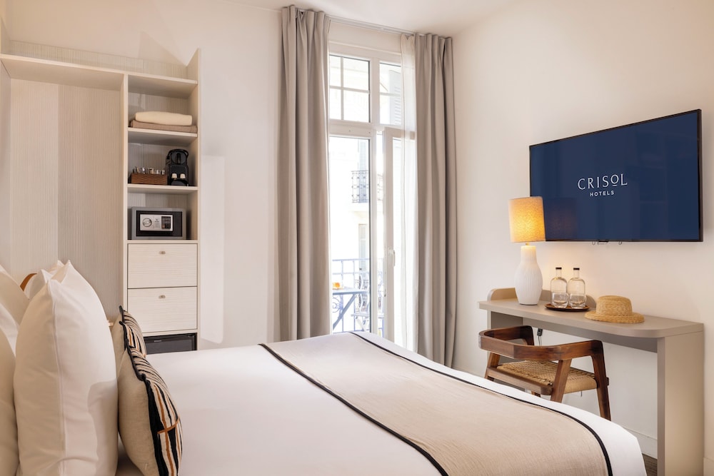 SUPERIOR, KING BED