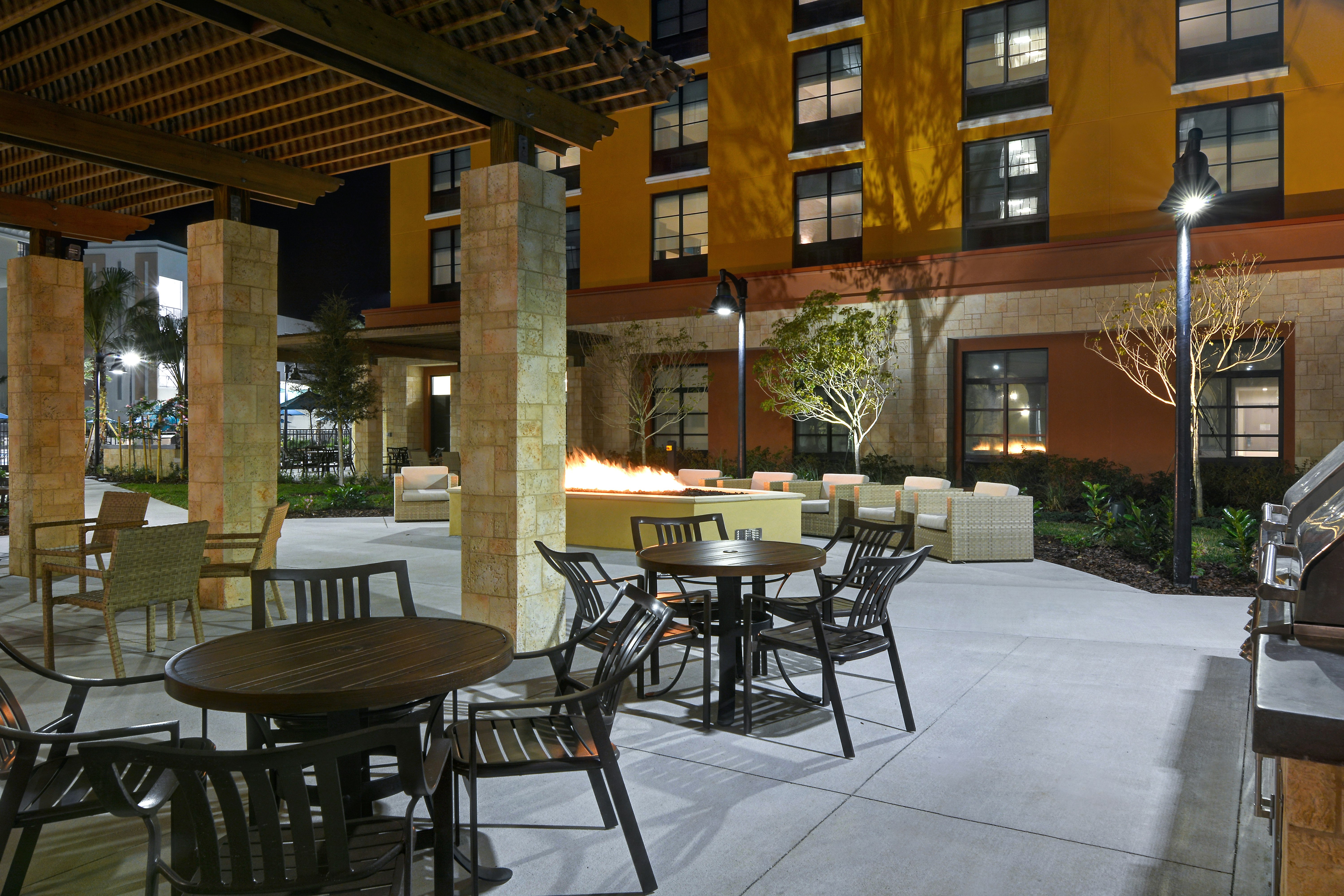 Home2 Suites by Hilton Orlando at Flamingo Crossings Town Center 37/48