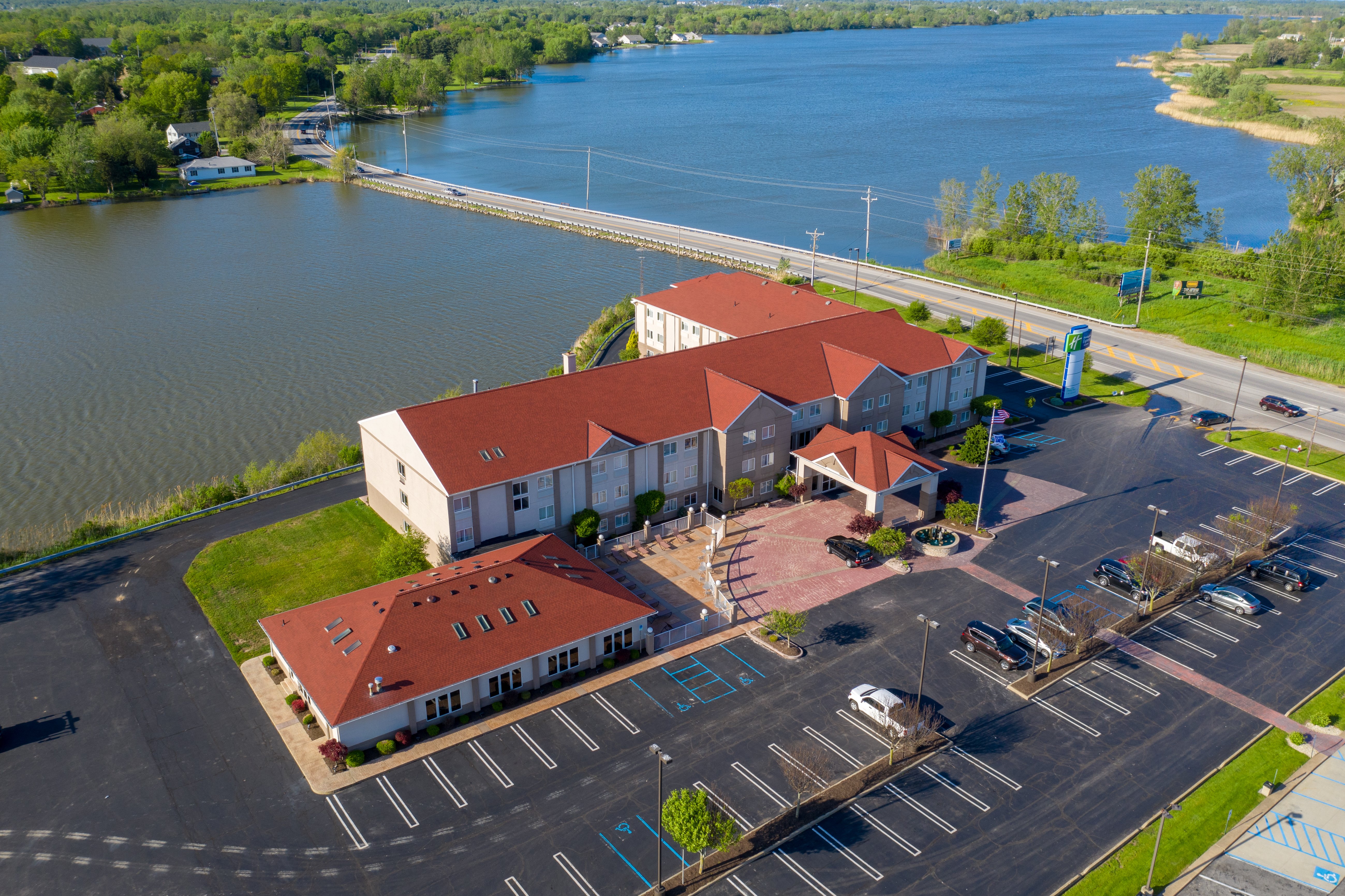 Holiday Inn Express Hotel And Suites Port Clinton Catawba Island 60/62