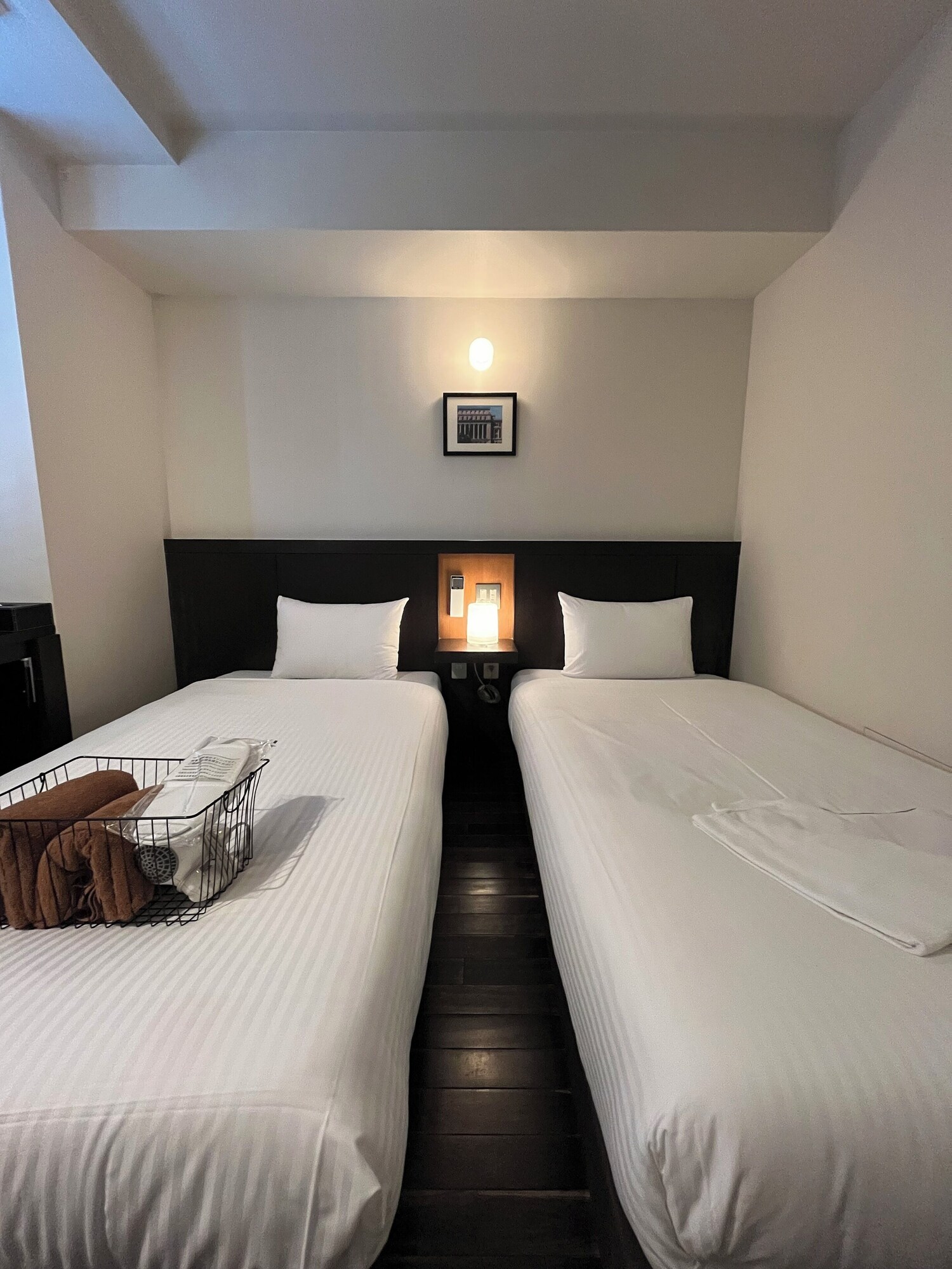 STANDARD, TWIN BEDS