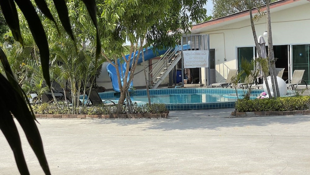 Baan Kaew Ruen Kwan 61/71
