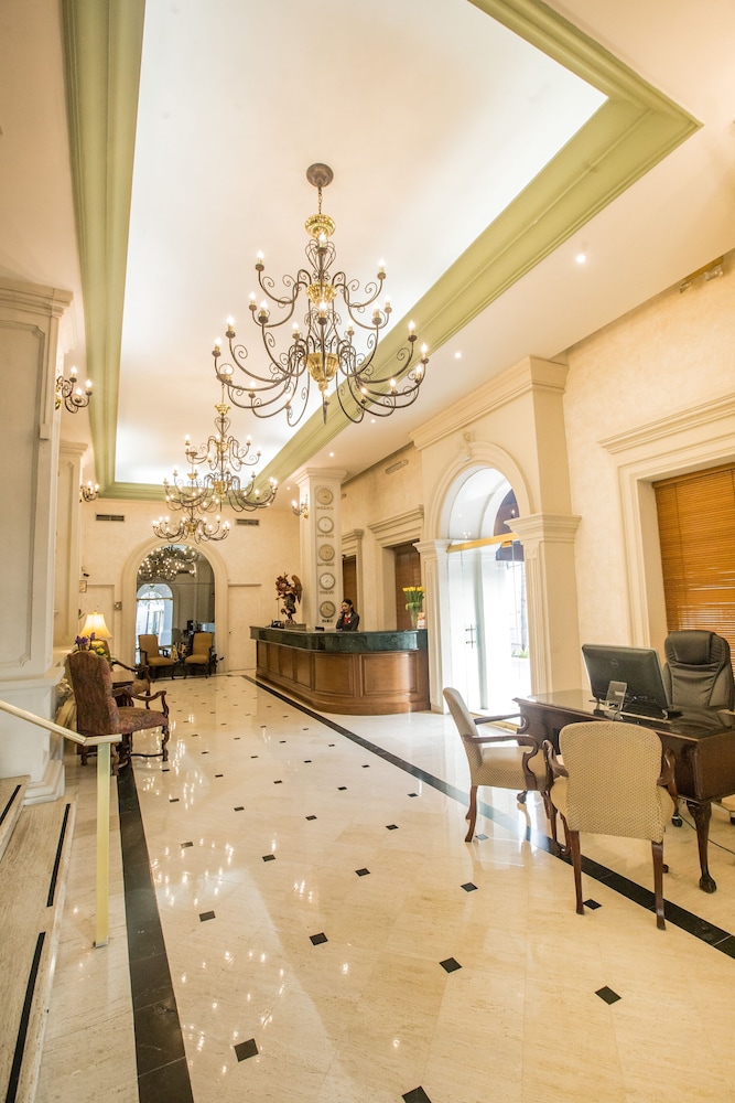 Hotel Plaza de Oro 5/43
