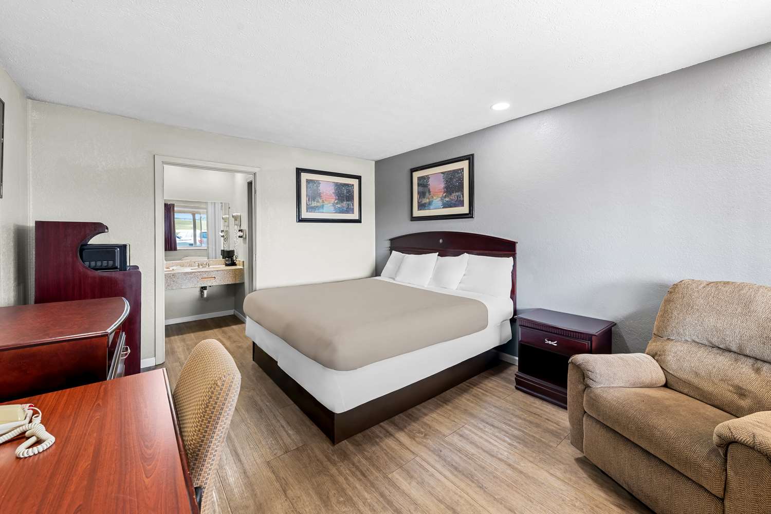 Americas Best Value Inn Marion OH 9/23