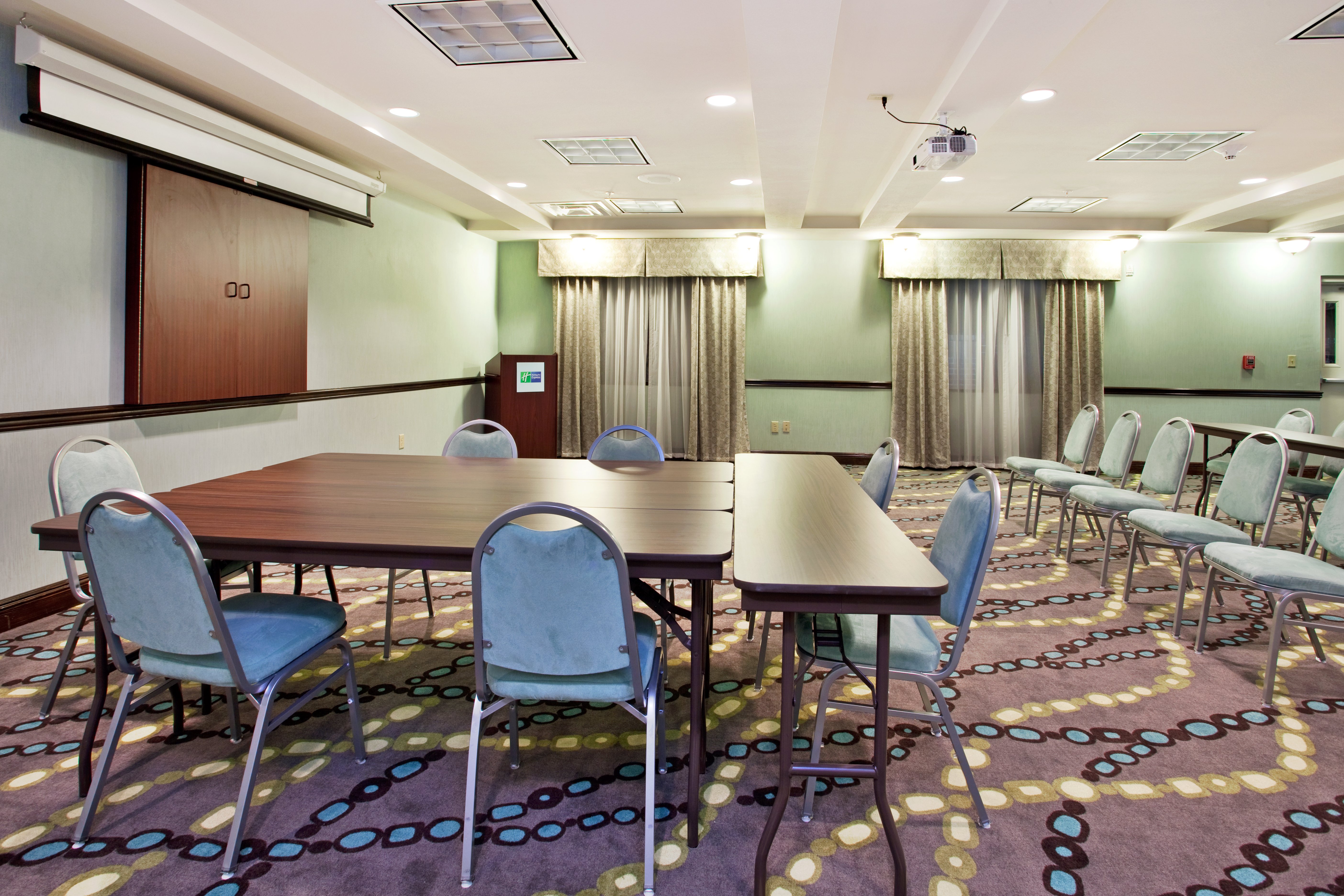 Holiday Inn Express Hotel and Suites Picayune-Stennis Space Cntr 65/68