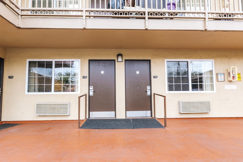 Anaheim Discovery Inn Suites 2/68