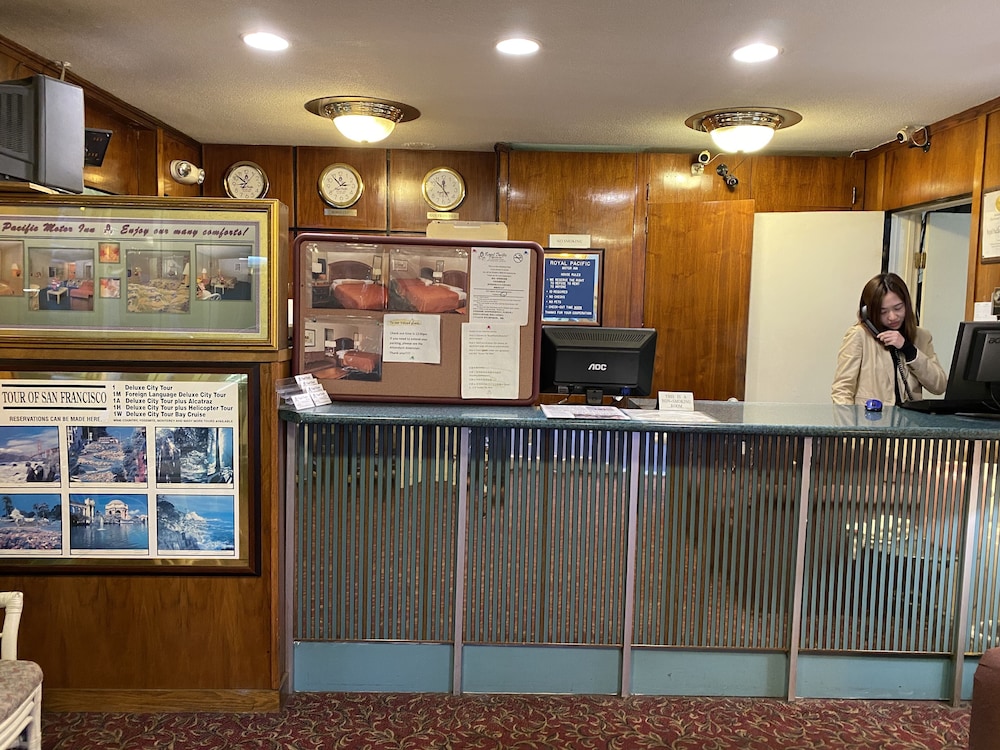 Royal Pacific Motor Inn 8/59