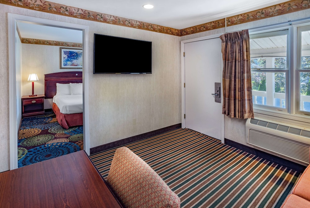 Travelodge by Wyndham Great Barrington Berkshires 27/43