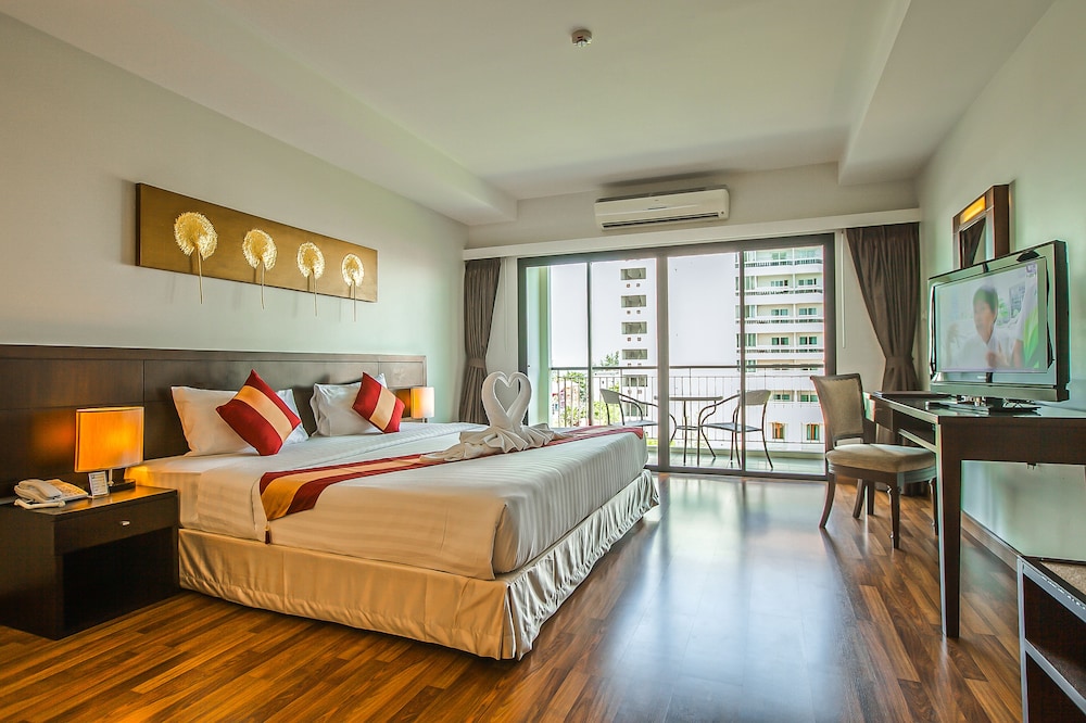 Fifth Jomtien Pattaya 18/83