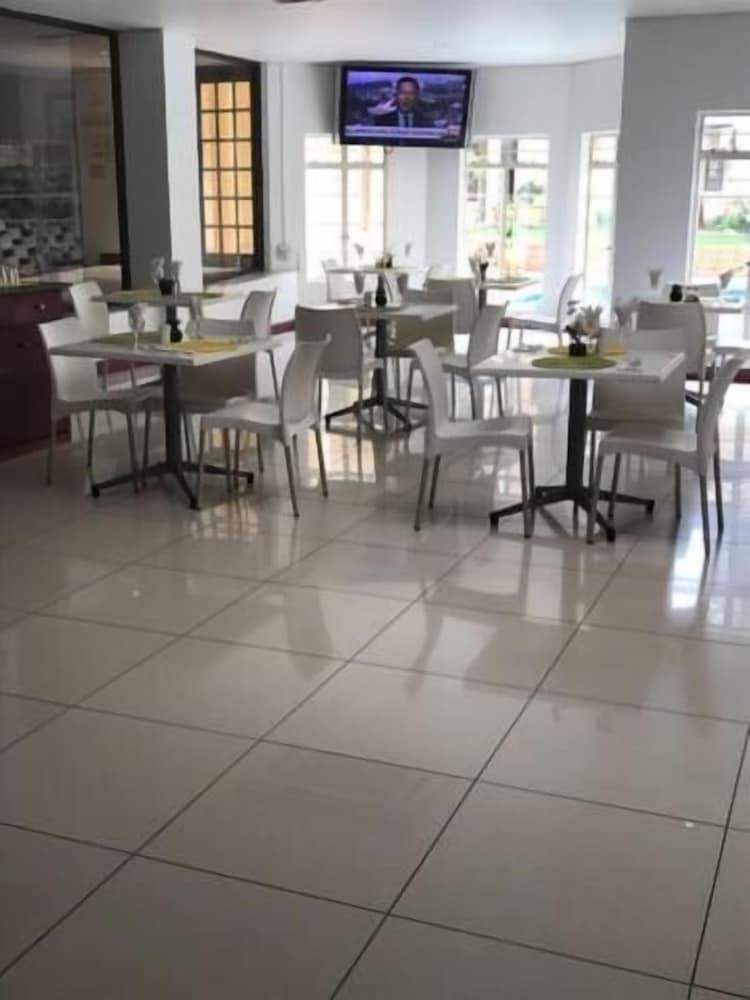 Airport Inn and Suites 37/47