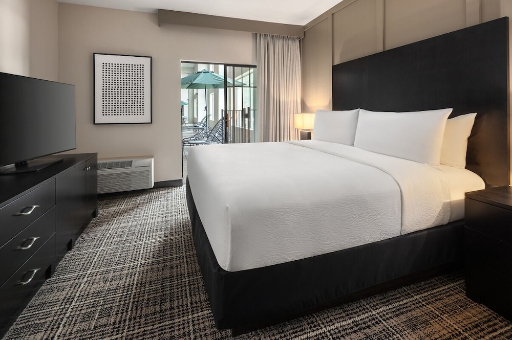 Room, King Bed, Pool Side, Pool Access