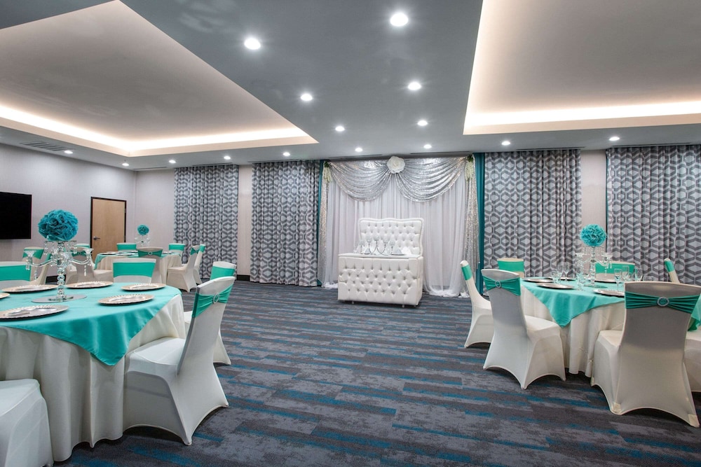 La Quinta Inn & Suites by Wyndham Manassas, VA- Dulles Airport 18/20