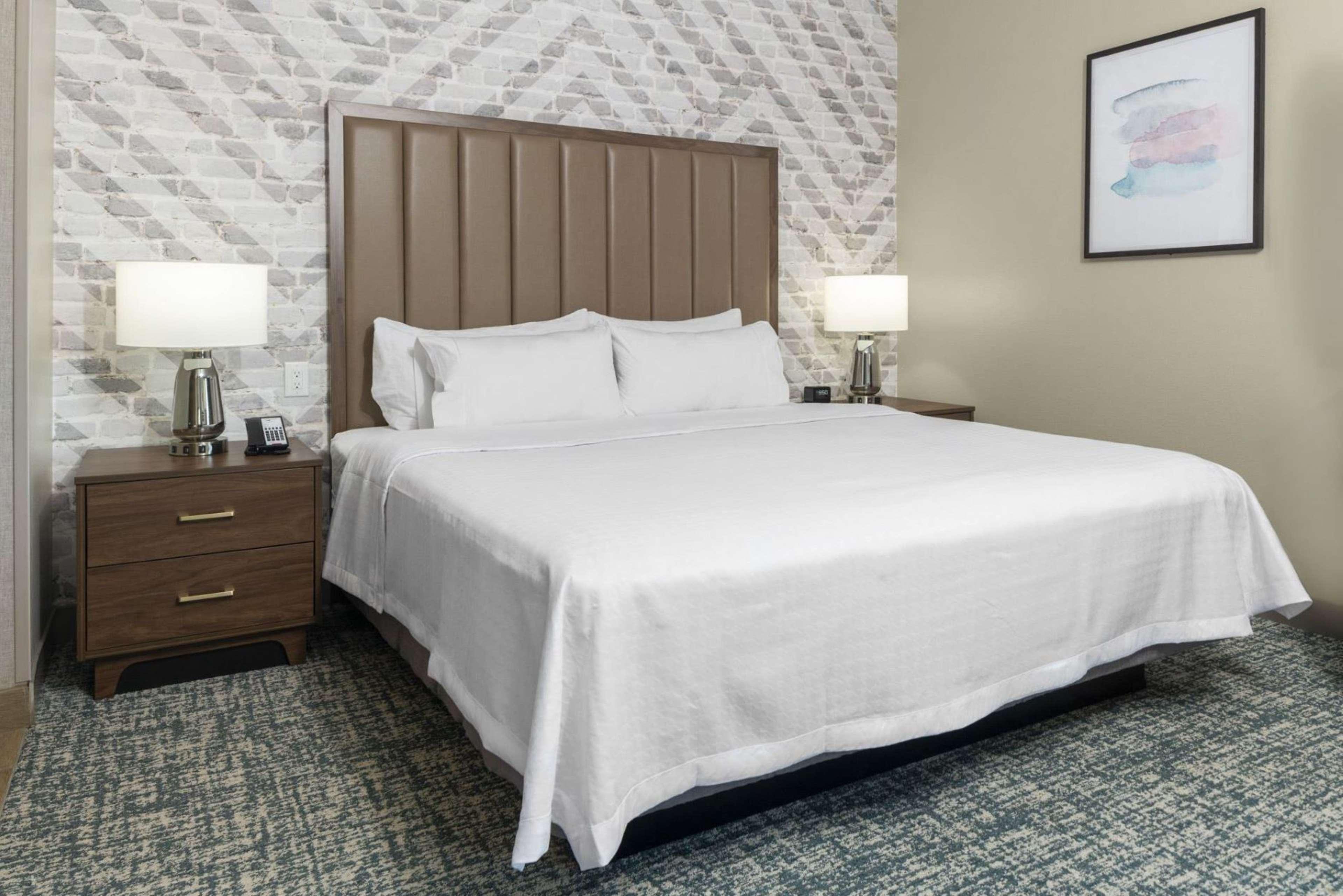 STUDIO, SUITE, KING BED, ACCESSIBLE