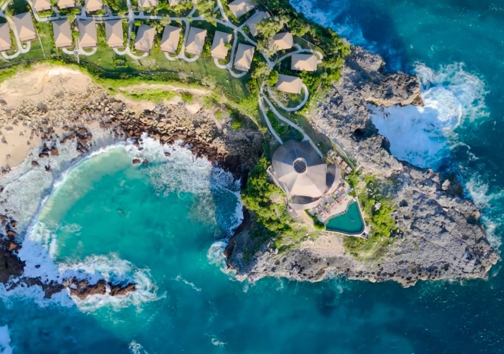 ARNA Suites and Ocean Lounge 35/46