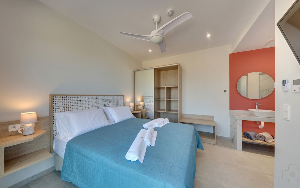 Spiros Soula Hotel 14/84