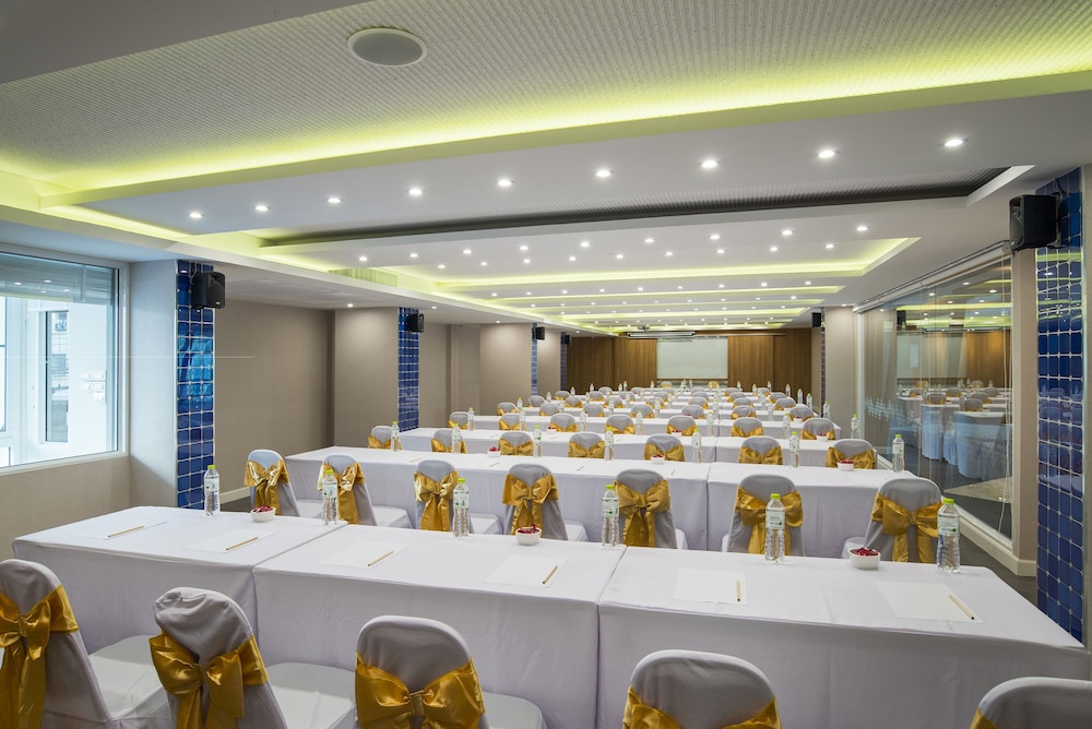 Zircon Hotel 49/53