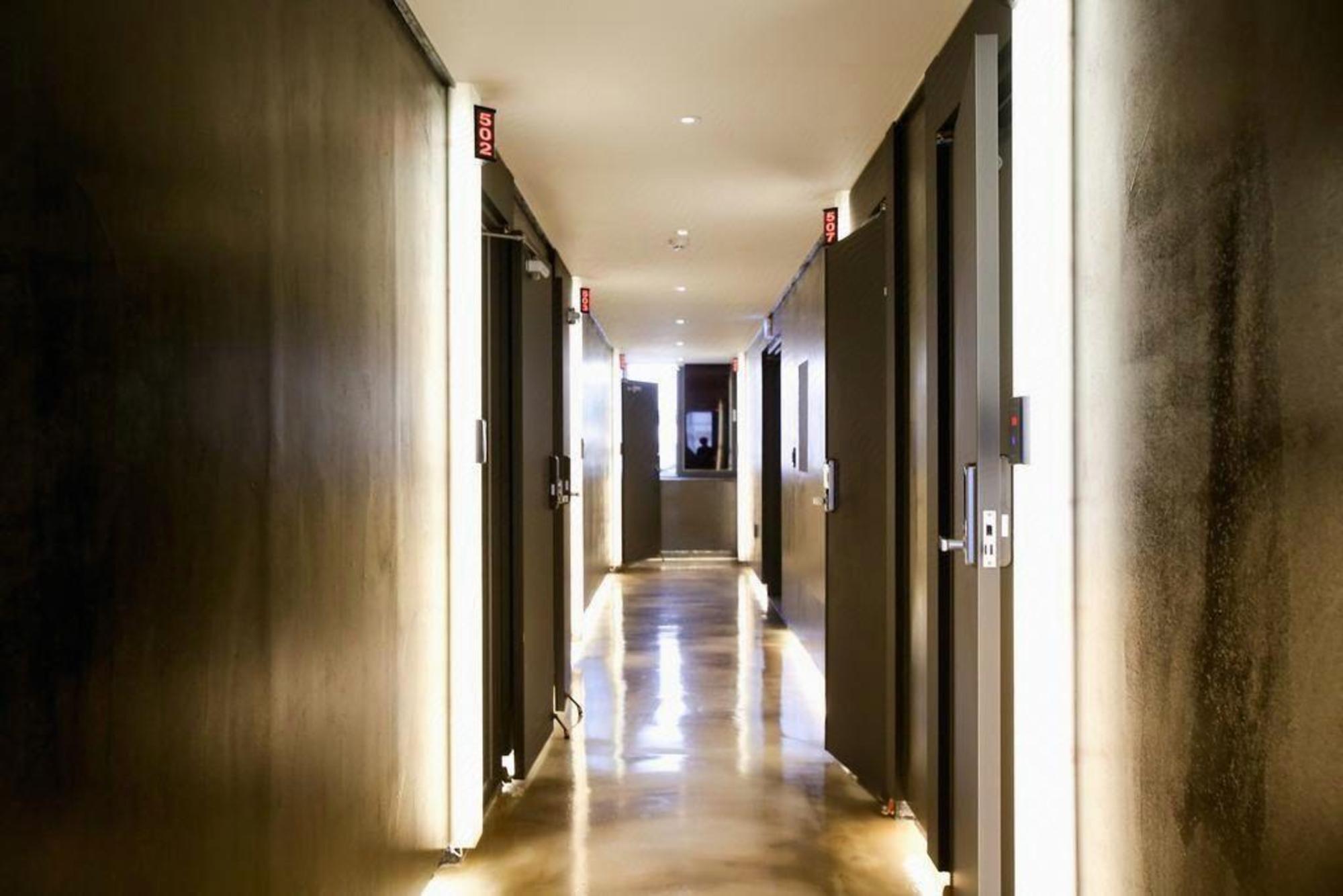 Happy Day Hotel 46/57