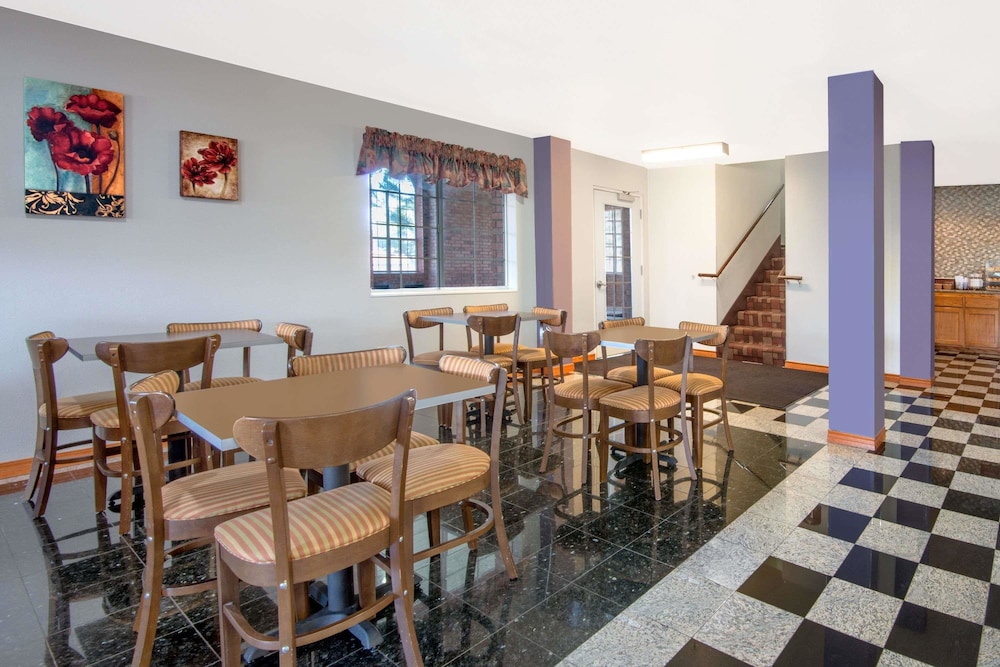 Microtel Inn & Suites By Wyndham Amarillo 15/19