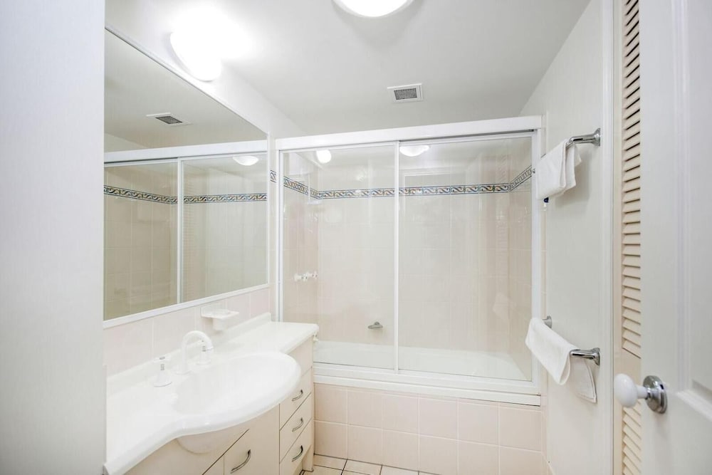 Bella Mare Beachside Apartments 26/77