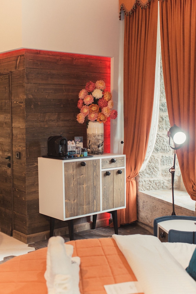 Cephanelik Butik Hotel 6/63