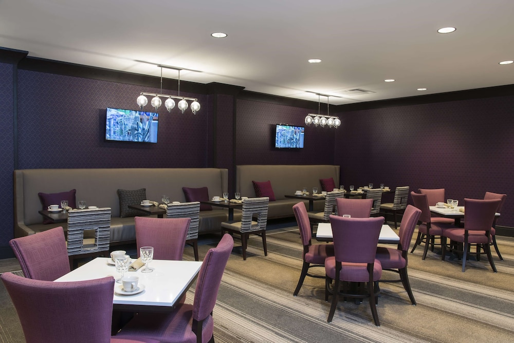 DoubleTree by Hilton Hotel Schenectady 39/51