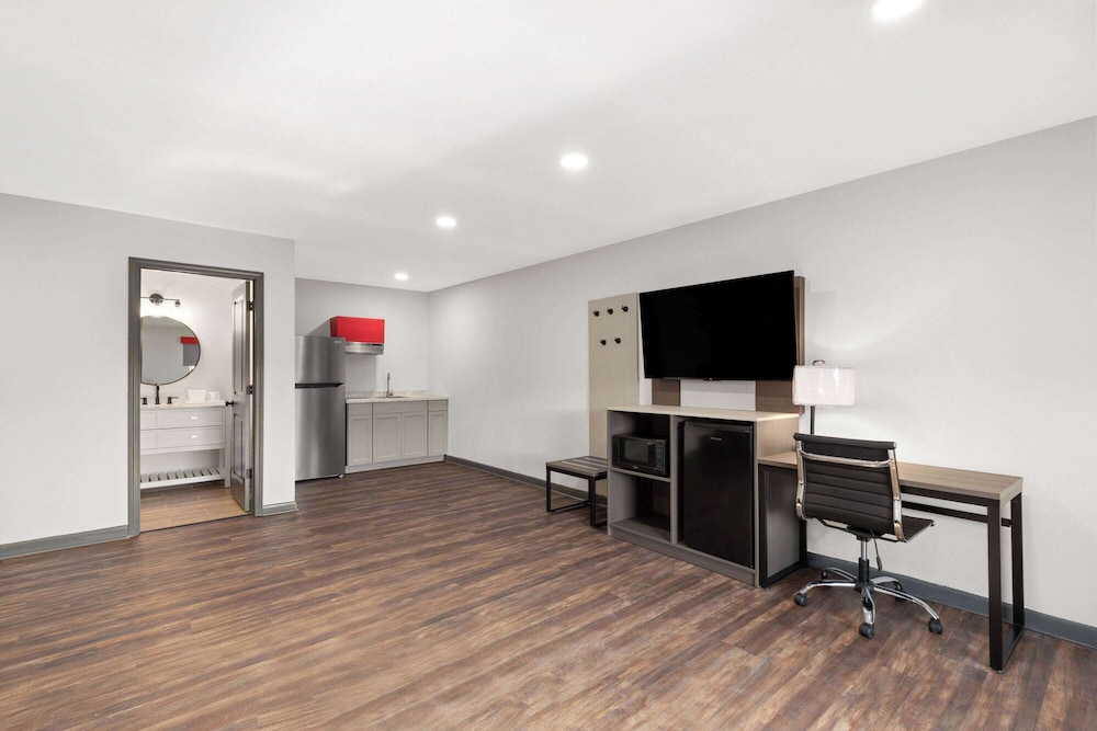 Ramada by Wyndham Bainbridge 23/33