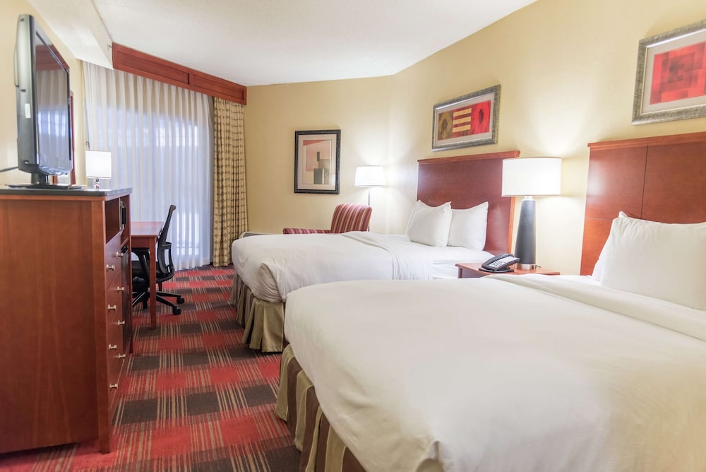 DoubleTree by Hilton Holland 8/48
