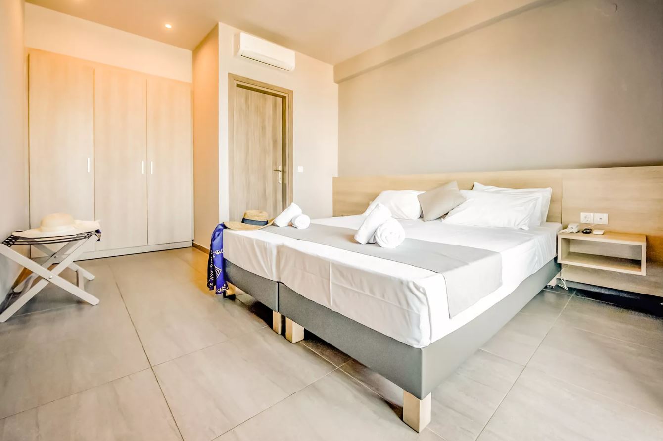 Standard, Double or Twin Bed