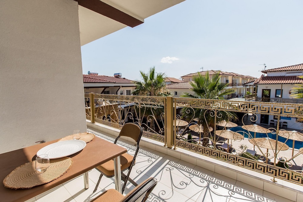 Greek Pride Hotel 30/50
