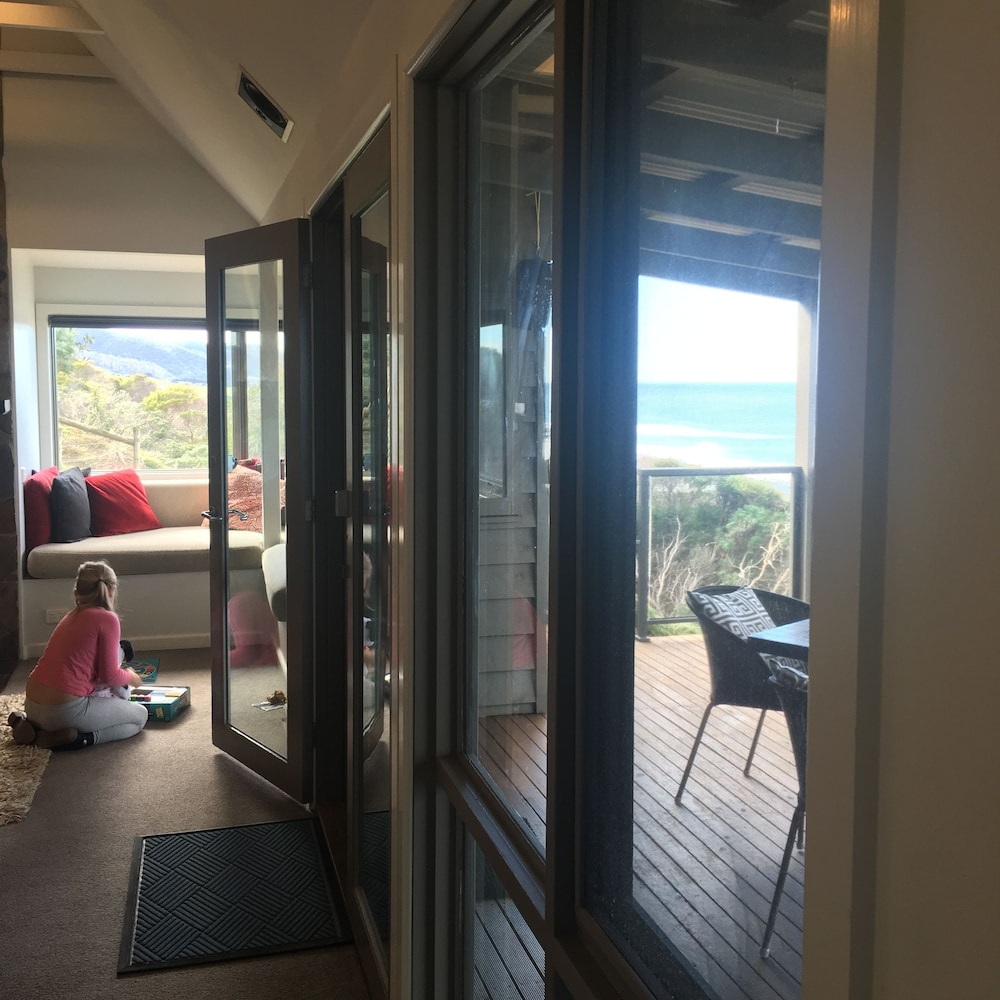 POINTS SOUTH BY THE SEA 17/53