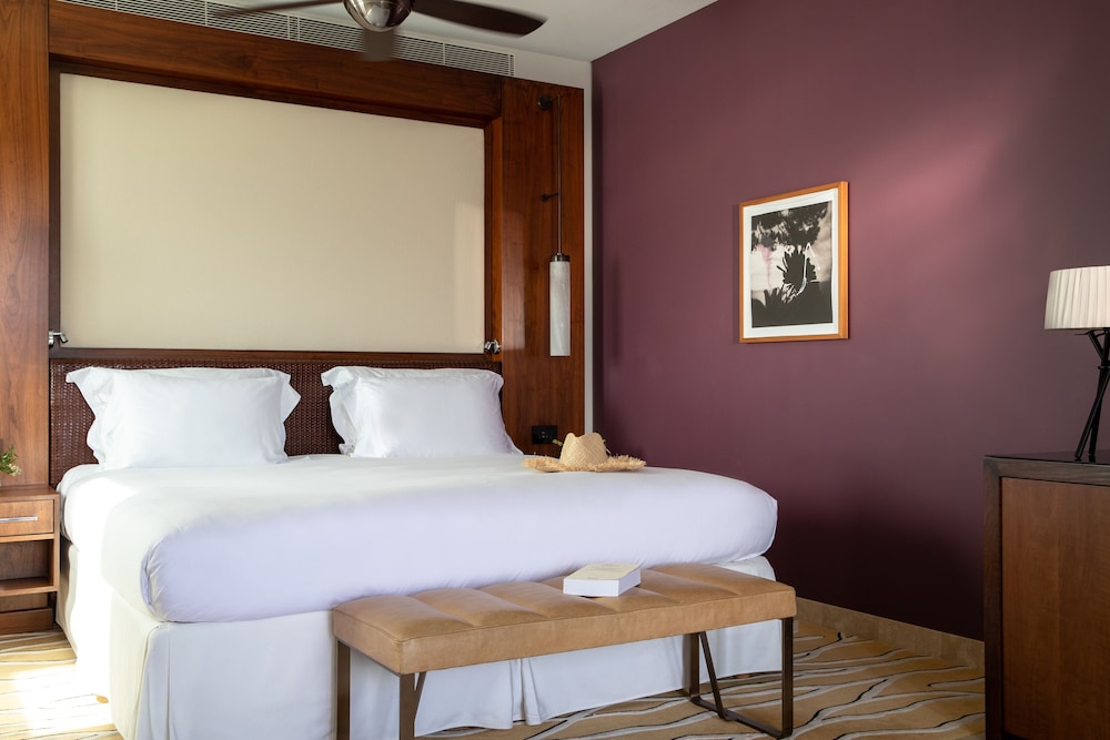 Junior Suite, King Bed, Harbour View
