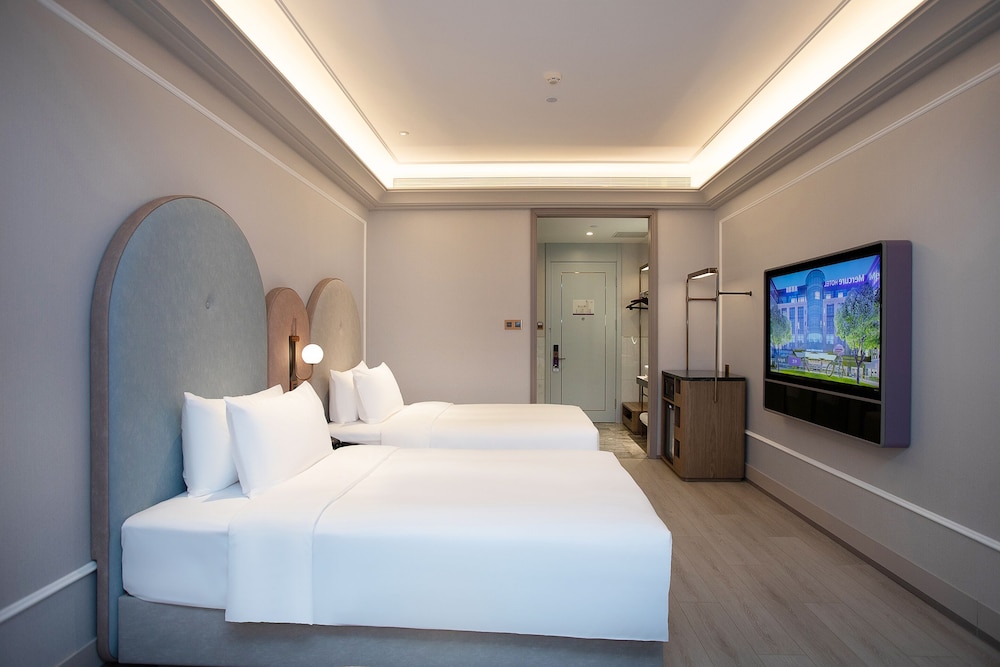 Mercure Changchun Ziyou Road Dahua 10/29