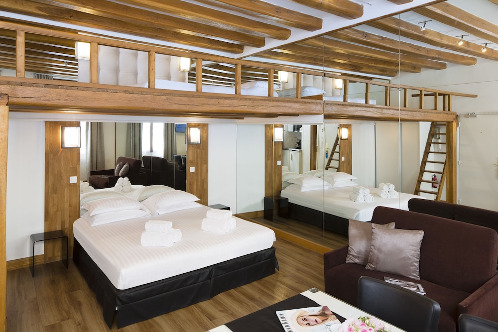 STUDIO, SUITE