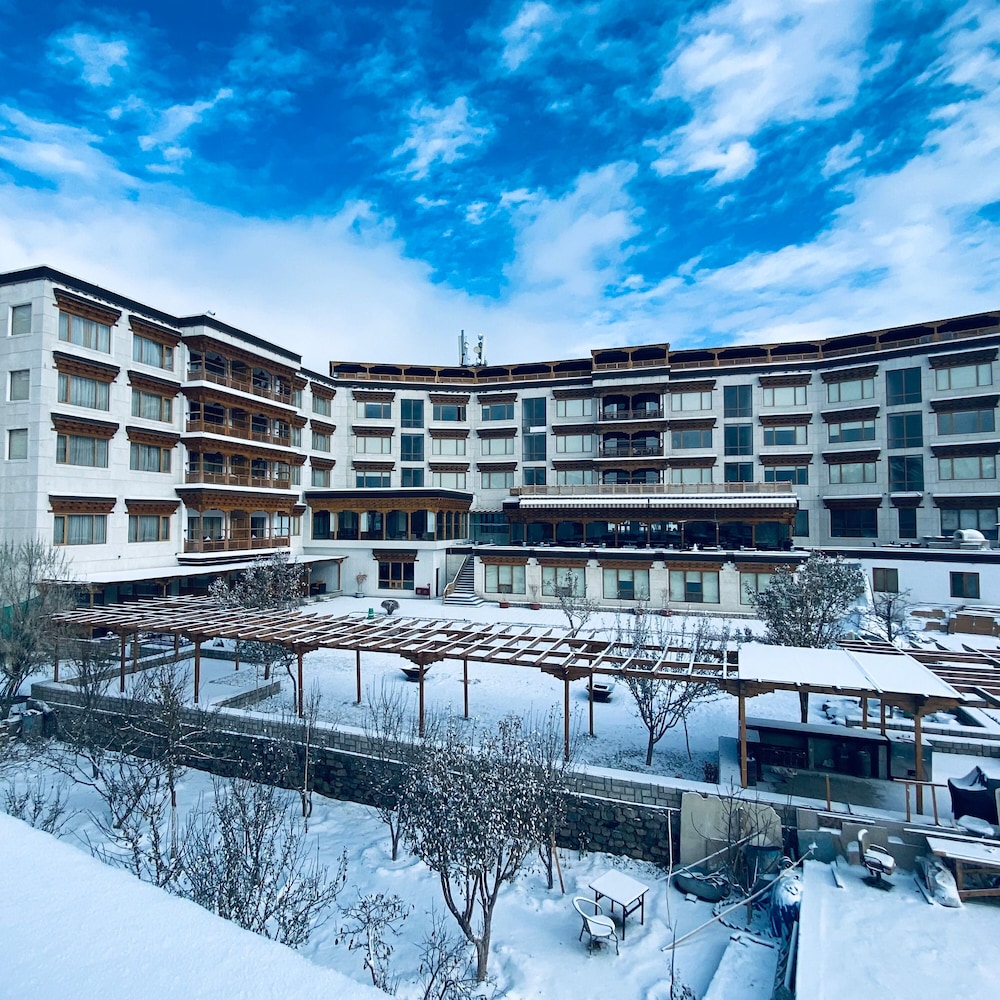 The Grand Dragon Ladakh 5/48
