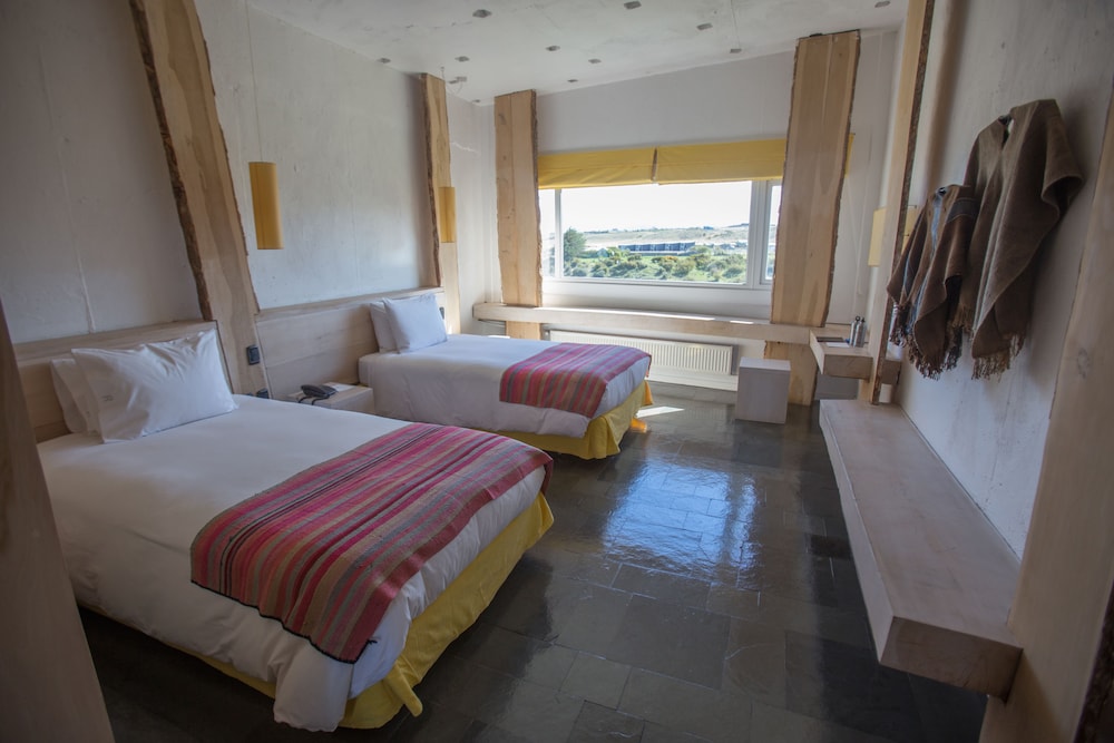 Remota Hotel 3/50