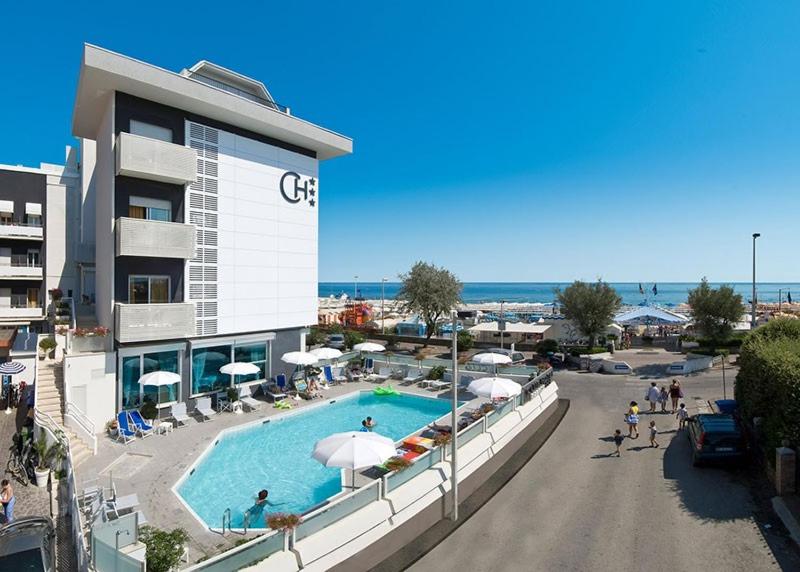 Club Hotel 38/46