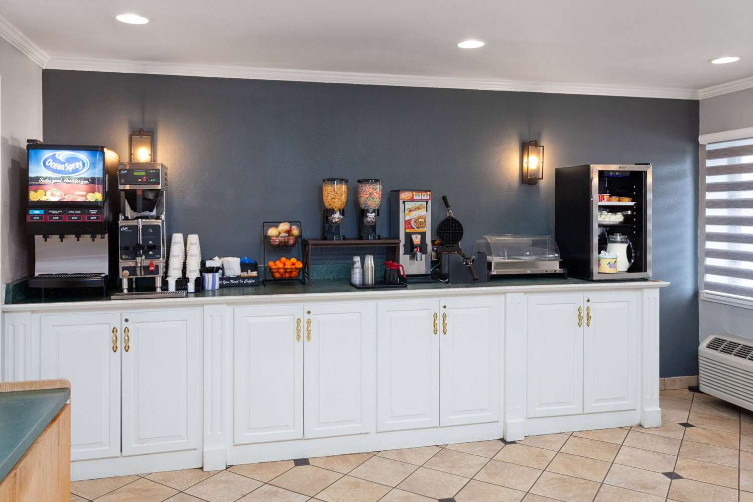 La Quinta Inn by Wyndham Cleveland Independence 3/13