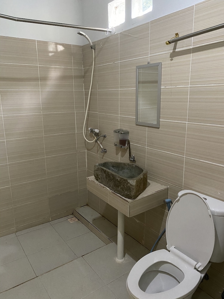 Pesona Restaurant And Room 26/29
