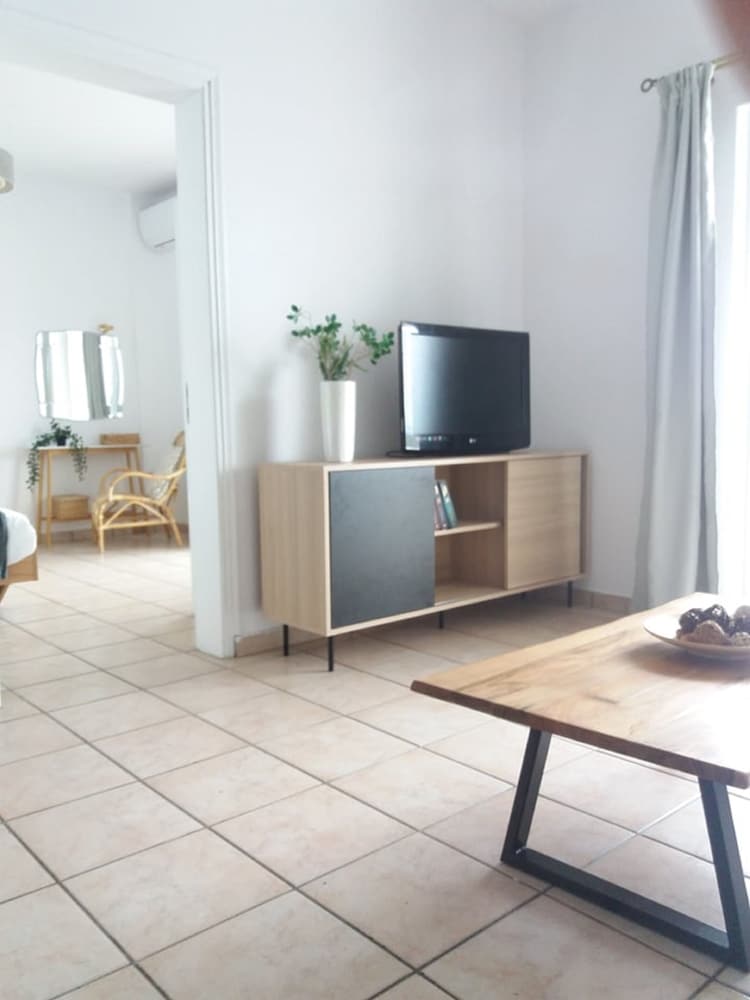 Oceanis Rooms Apartments 2/50