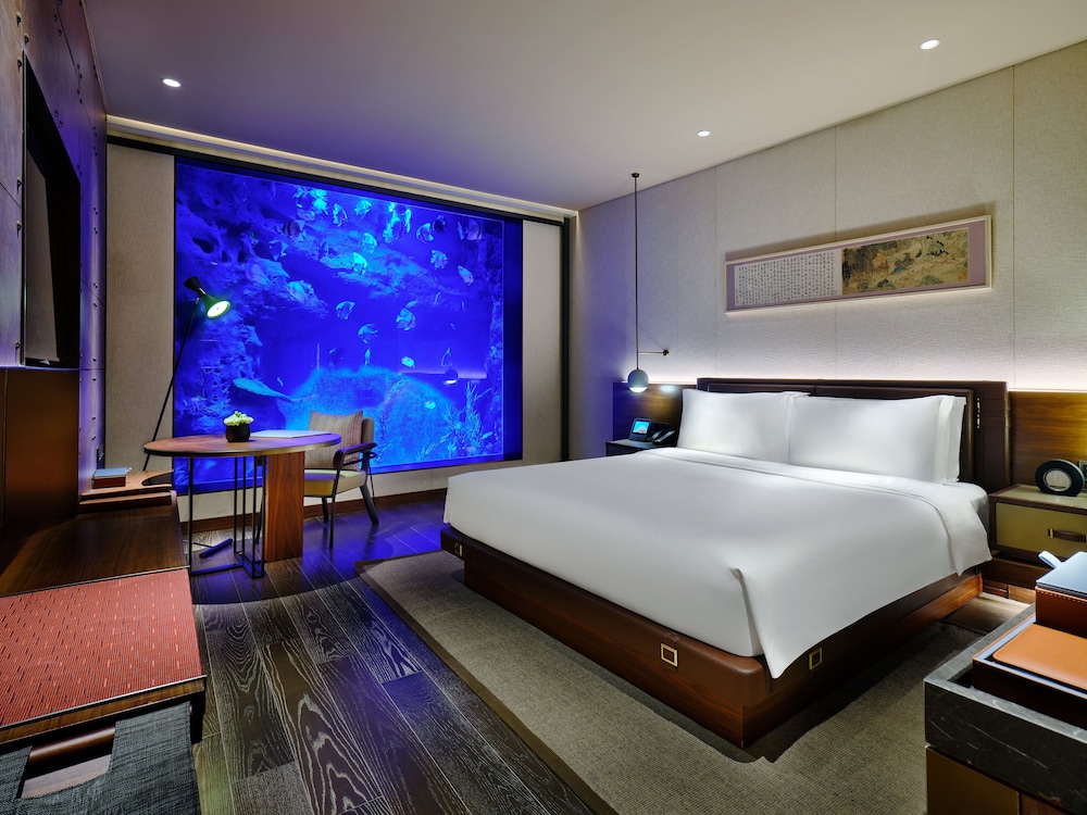 Underwater, Premier, King Bed