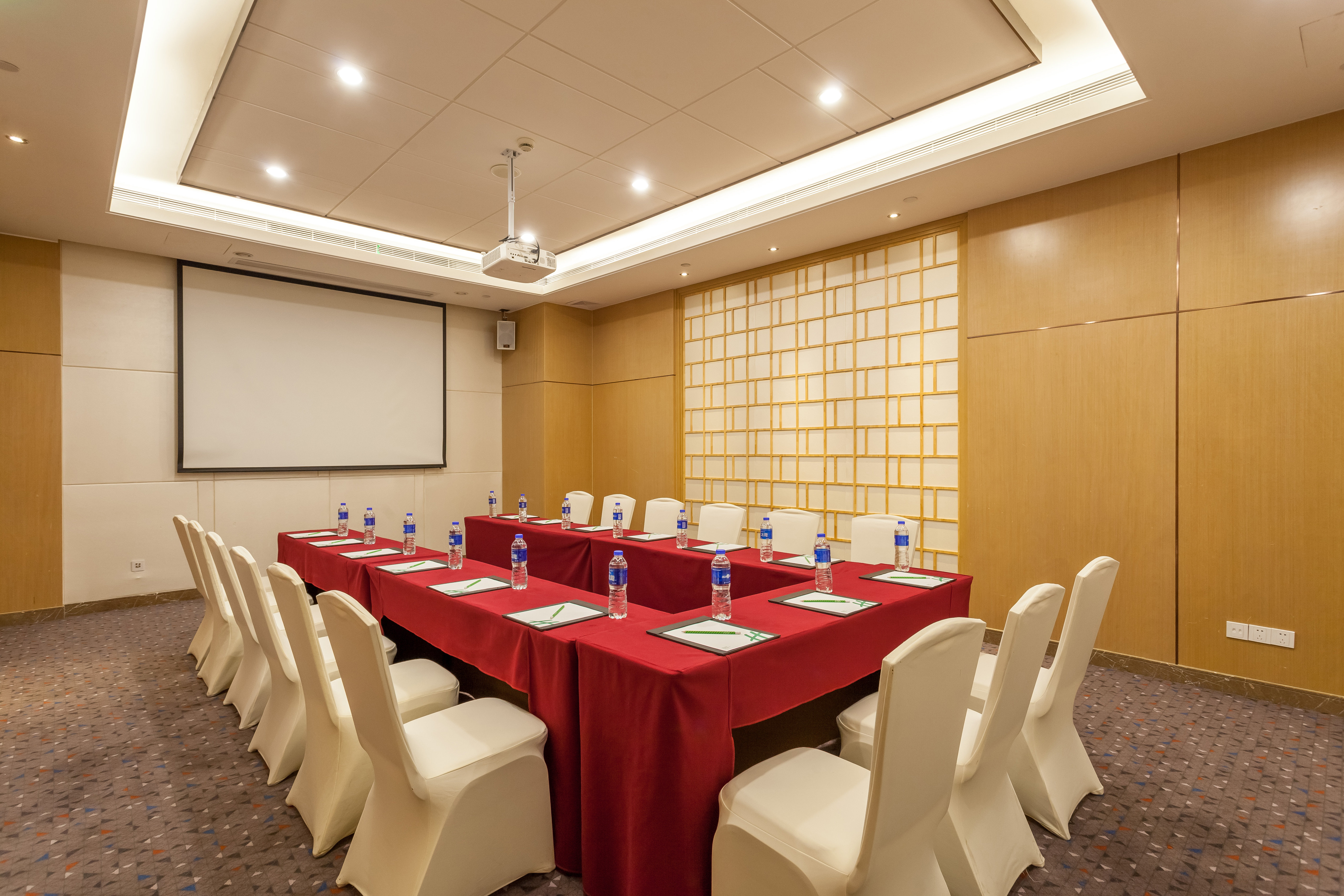 Holiday Inn Vista 48/59