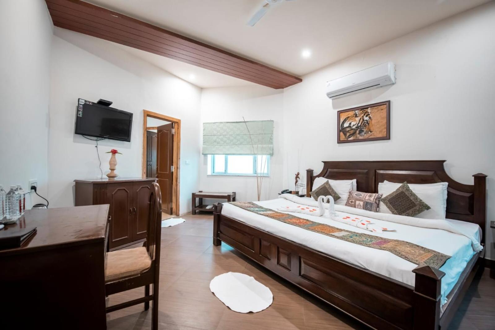 Green, Premium, Cottage, King Bed, Resort View